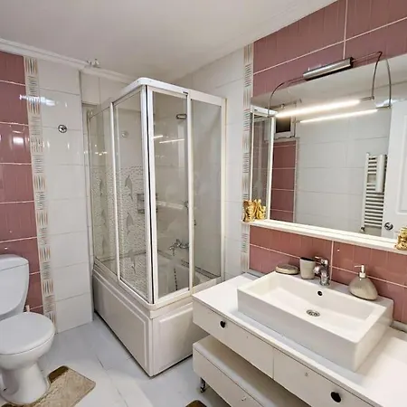 Chic & Large 3-bedroom Flat In Sisli, Osmanbey