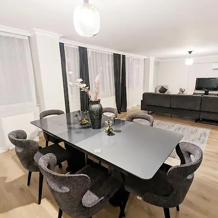 Chic & Large 3-bedroom Flat In Sisli, Osmanbey *